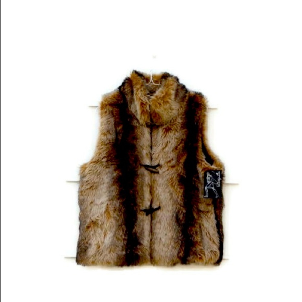 Incognita Faux Fur Vest Hook Loop Closure